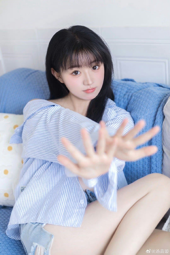 爱x死x机器人 封面